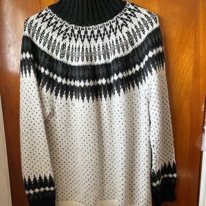 Eddie Bauer Black and White Turtleneck Sweater